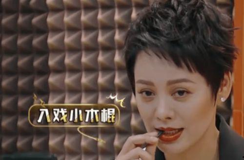 娱乐吃瓜酱配音员是谁啊,幕后声音背后的故事
